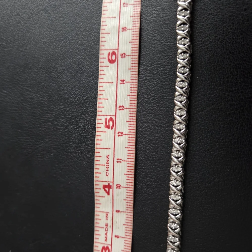 NEW WOMENS 10 K WHITE GOLD WITH 1 CT GENUINE DIAMONDS 7 in LONG TENNIS BRACELET - Picture 5 of 5